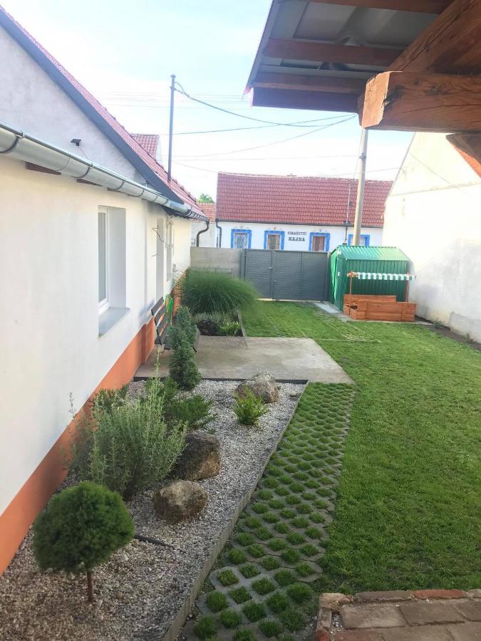 Chalupa na Lípové v Hlohovci Hlohovec Exterior foto