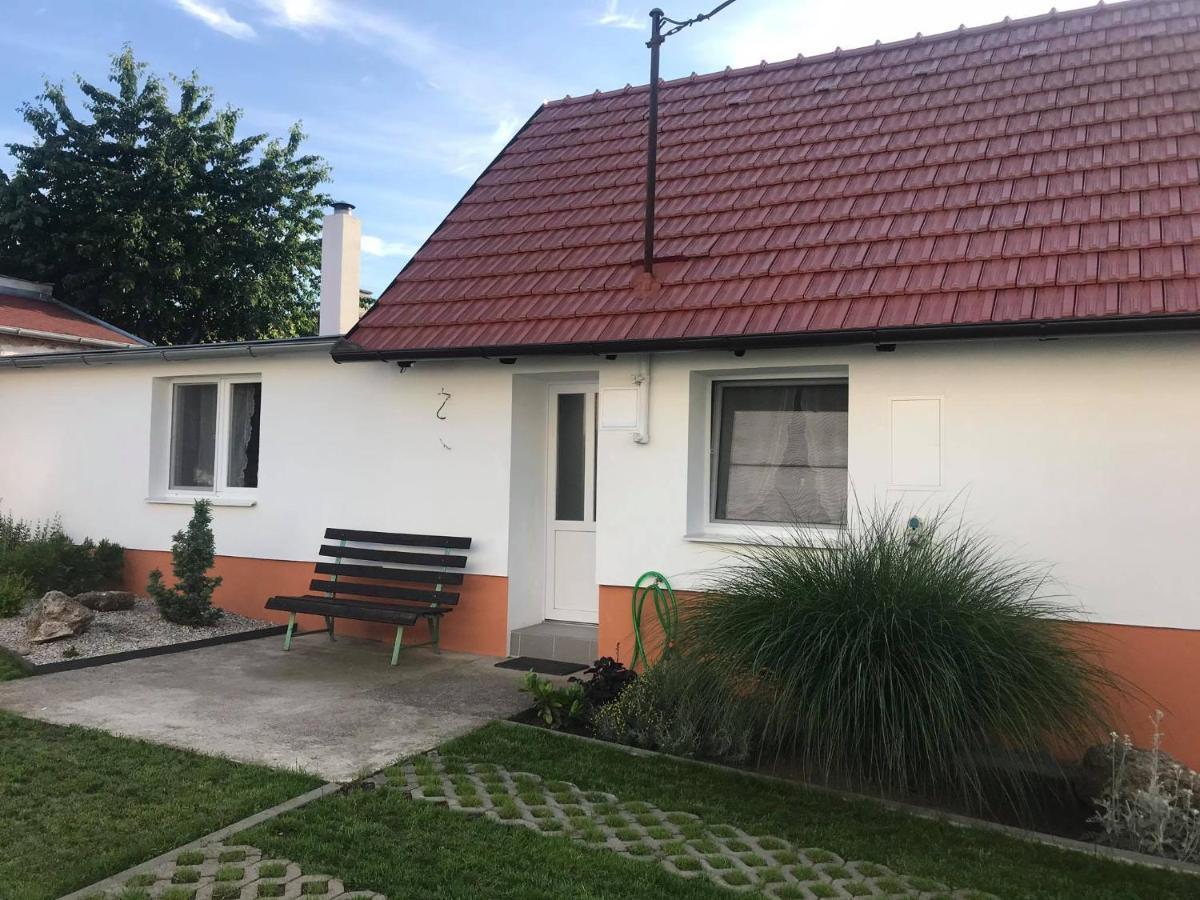 Chalupa na Lípové v Hlohovci Hlohovec Exterior foto