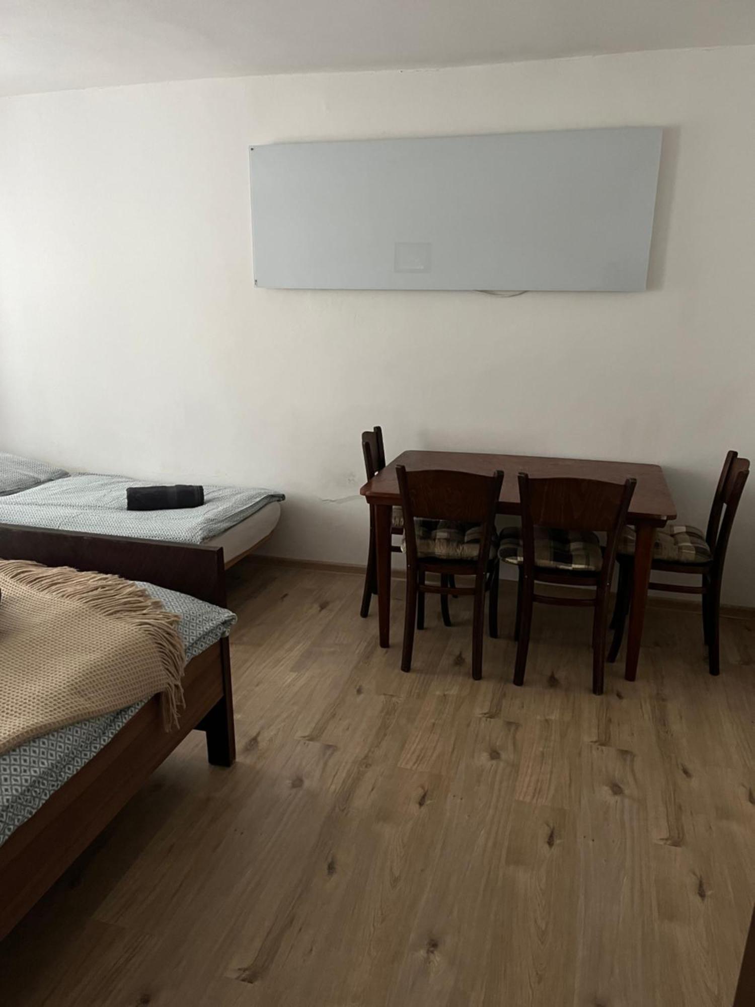 Chalupa na Lípové v Hlohovci Hlohovec Exterior foto